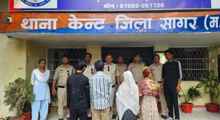 सागर में सोने चाँदी के आभूषणों की महिला चोर पुरूषों के साथ कार में संदिग्ध हालात में मिली