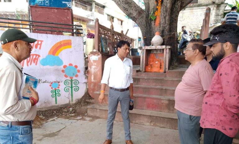 सागर में ठेकेदार कंपनी लैंडमार्क को निगमायुक्त की चेतावनी बोलें 10 दिन में सुधर जाओ वरना टरमनेट होंगे