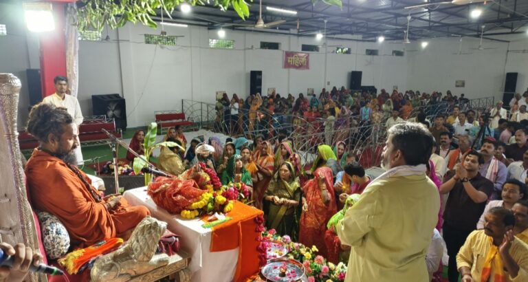 भगवान को पाने के लिए छोटा बनना पड़ता है: महंत विपिन बिहारी