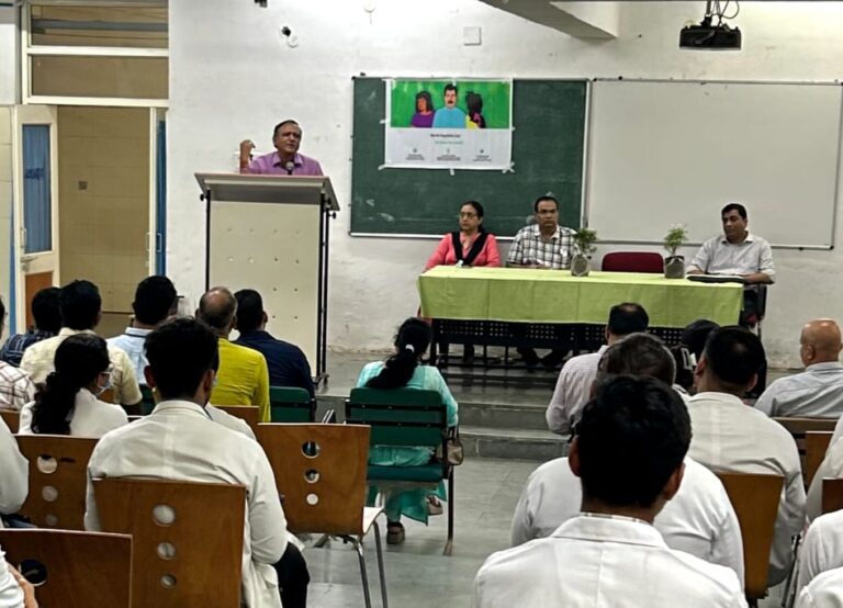 बुंदेलखंड मेडिकल कॉलेज में विश्व हेपेटाइटिस दिवस पर कार्यशाला का हुआ आयोजन
