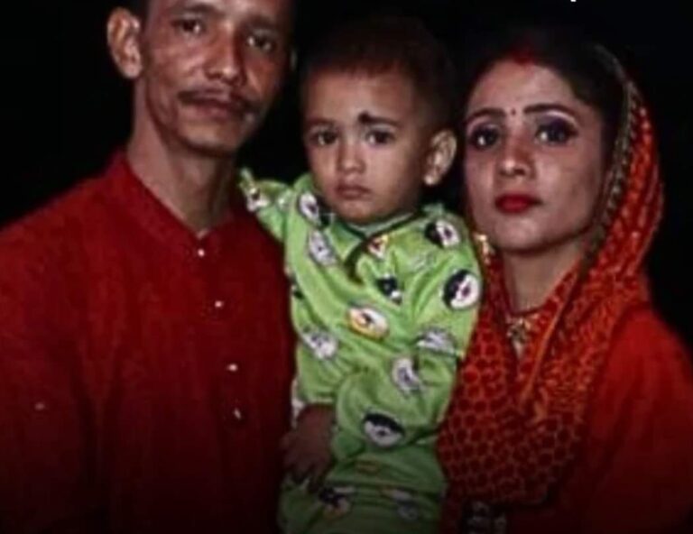 मौत के बाद भी बेटे का हाथ नही छोड़ा माँ ने 