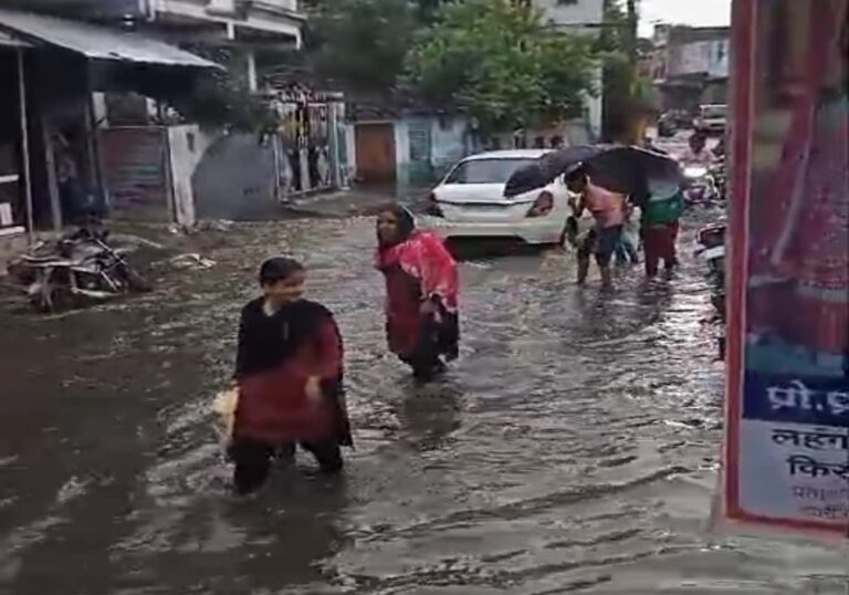 सागर में बादल फटे, 40 मिनट की घनघोर बारिश से लोग सकते में