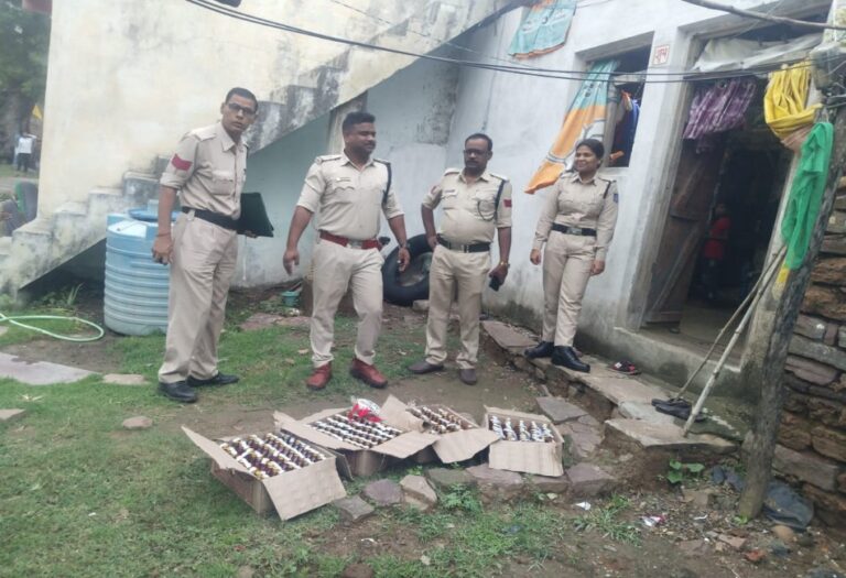 सागर आबकारी की कार्यवाई, 44 हजार रुपये की अवैध शराब जप्त की