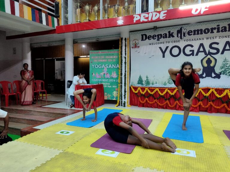 दीपक मेमोरियल एकेडमी में वेस्ट जोन योगासना प्रतियोगिता का हुआ भव्य शुभारंभ