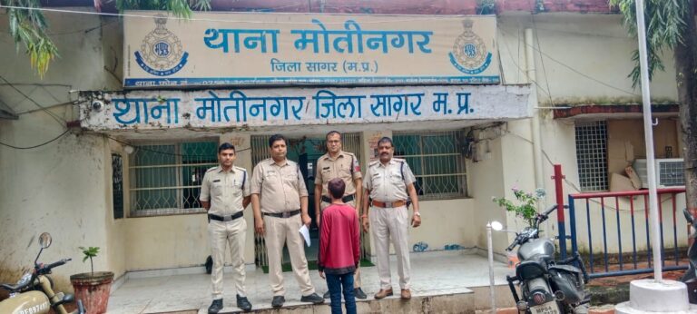 पुलिस ने बदमाश को कच्ची 15 L अवैध शराब के साथ किया गिरफ्तार किया