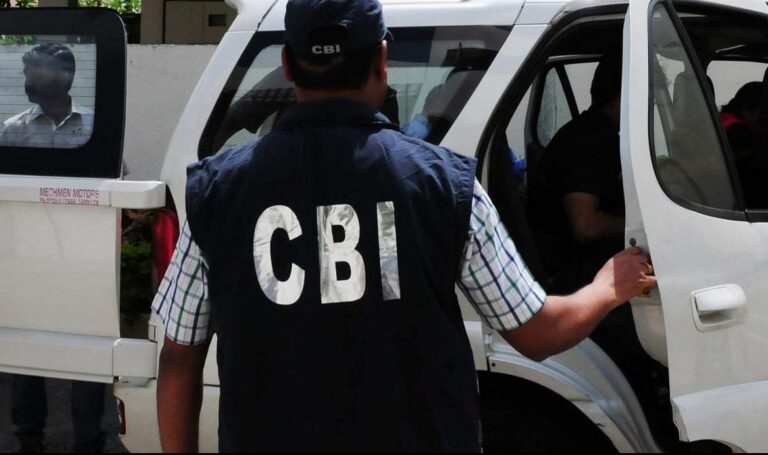 सागर इनकम टैक्स दफ्तर में CBI की रेड