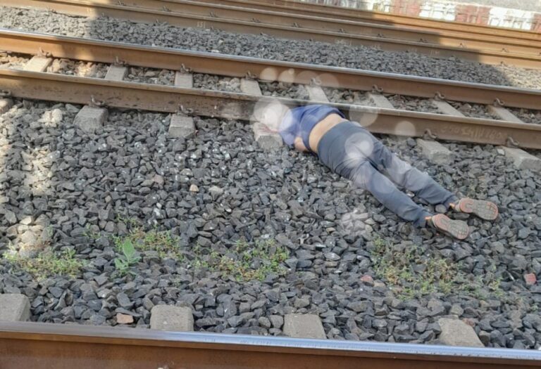 सागर में ट्रेन के नीचे आने से अज्ञात युवक की मौत