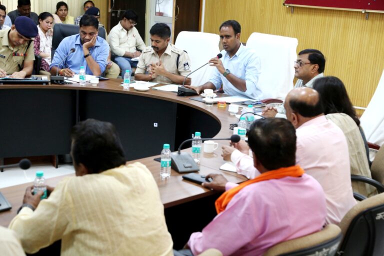 शहर के 25 किलोमीटर की परिधि में बसों का संचालन होगा शुरू- कलेक्टर