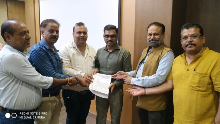 MP: पत्रकार संघ ने सौपा जनसम्पर्क आयुक्त को ज्ञापन, 5 लाख तक बीमा निशुल्क और तारीख बढ़ाने की मांग