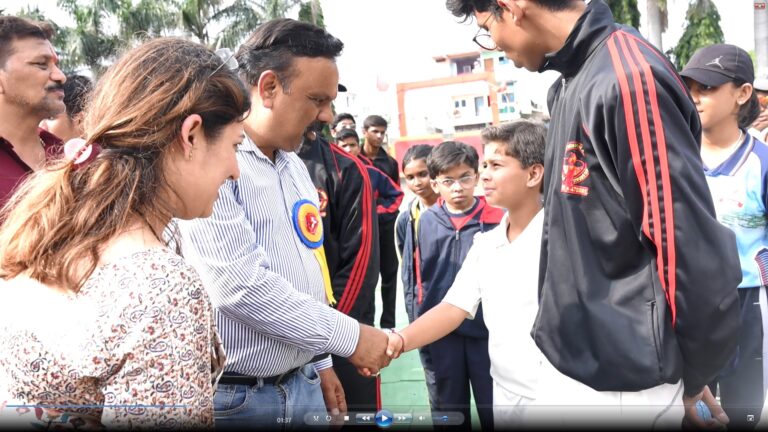 दीपक मेमोरियल अकादमी में योगासना टूर्नामेंट, क्रिकेटर गौतम गंभीर के कोच भारद्वाज आयोजन में पहुँचे