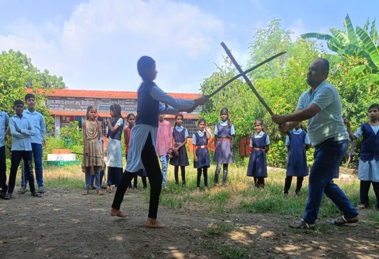 छात्राओं के लिए आत्मरक्षा प्रशिक्षण शिविर का आयोजन किया गया