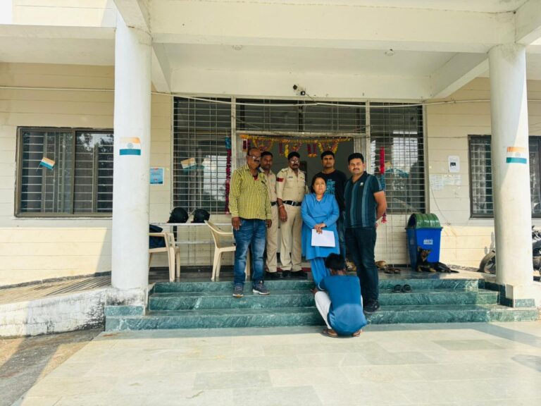 नाबालिग से दुष्कर्म करने वाले 3000 रूपये के इनामी आरोपी को पुलिस ने उत्तर प्रदेश से किया गिरफ्तार