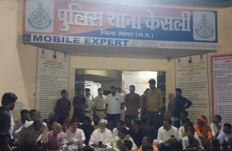 पोस्टमार्टम रिपोर्ट के एवज में राशि मांगने के मामले में डॉ दीपक दुबे को किया गया निलंबित