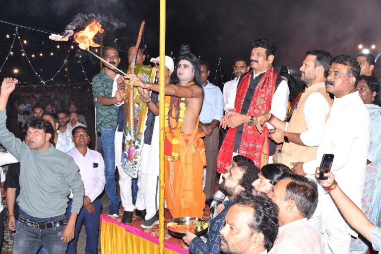 सागर के PTC ग्राउंड में आतिशबाजी के साथ हुआ रावण दहन