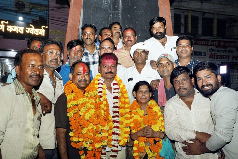 सागर नगर निगम कमर्चारी कल्याण संघ के चुनाव संपन्न, जीते उम्मीदवारों ने गौर मूर्ति पर माल्यार्पण किया