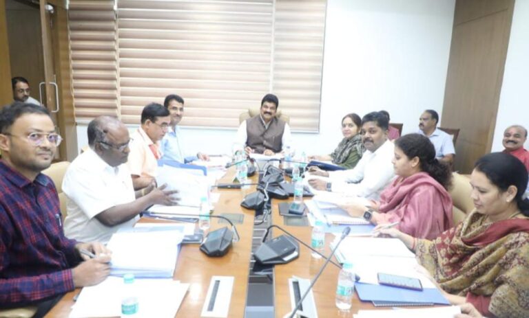 निगम के संचालक मंडल की बैठक में बोले खाद्य मंत्री राजपूत, लापरवाही पर होगी सख्त कार्रवाई