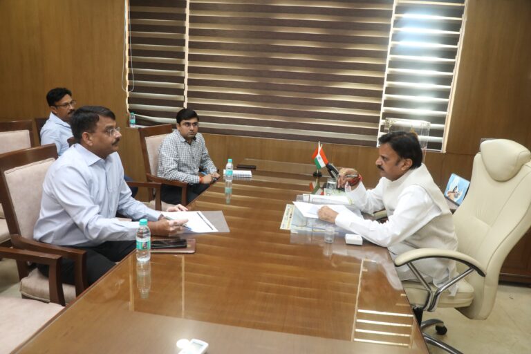 ग्रामीण चिकित्सकीय सेवाओं को सशक्त करना शासन की सर्वोच्च प्राथमिकता : उप मुख्यमंत्री श्री शुक्ल