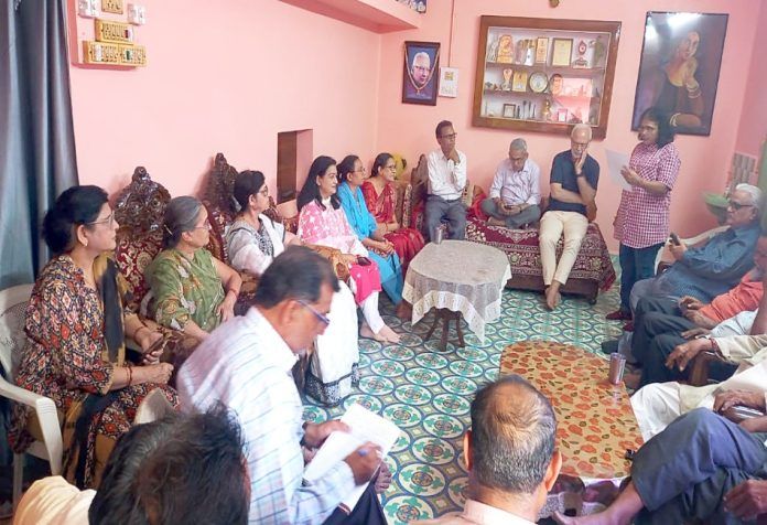 Untitled-1_copy_950x650