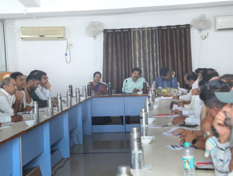 संभागायुक्त की अध्यक्षता में हुई स्थानीय सलाहकार समिति की बैठक