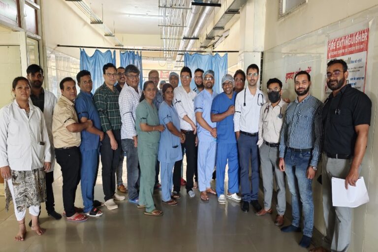 सागर में डॉक्टरों ने किया कैबिनेट में पेश किए जाने वाले मसौदे का विरोध, काली पट्टी बांधी