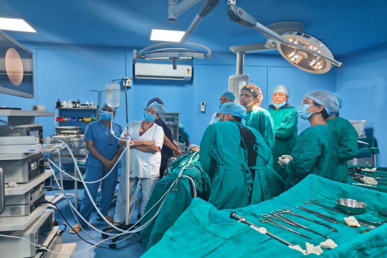 प्रशिक्षण के दौरान जिला चिकित्सालय में 4 सफल लेप्रोस्कोपिक सर्जरी की गई