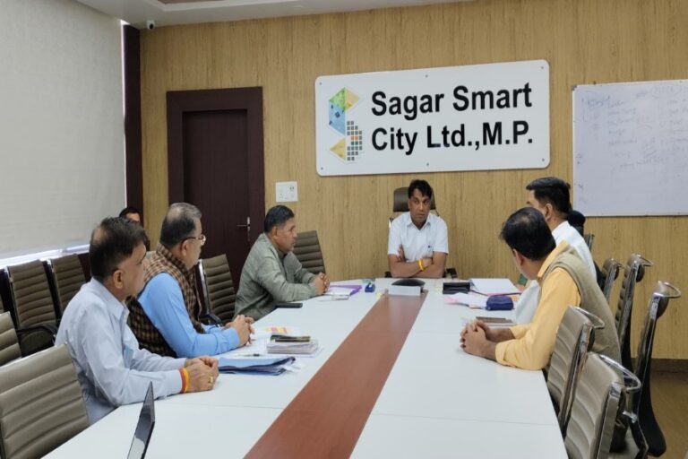 सागर में प्रशासन और सेना के अधिकारियों की सायुक्त बैठक, केंट इलाके का अवैध अतिक्रमण हटेगा