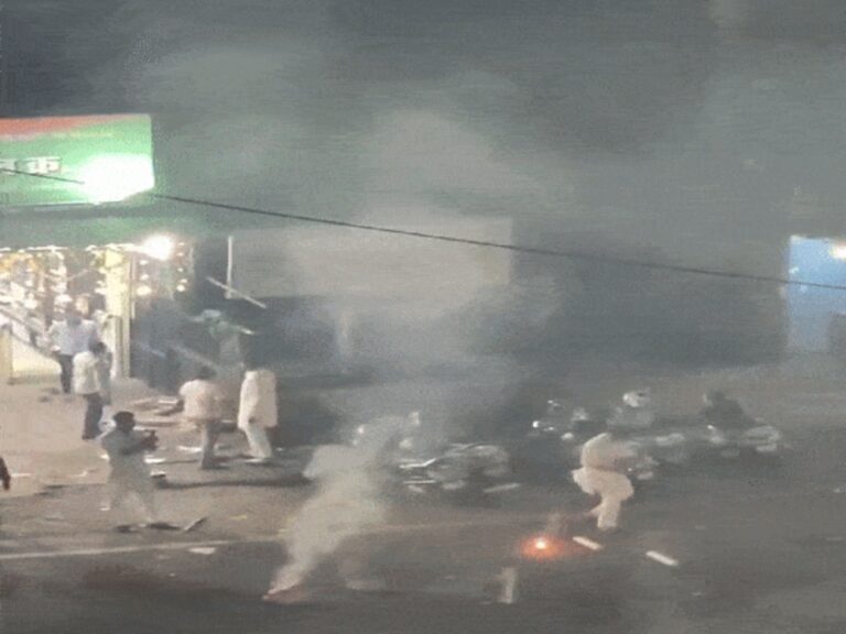 पटाखों से बढ़े प्रदूषण पर NGT में अवमानना याचिका, नागरिक उपभोक्ता मार्गदर्शक मंच ने उठाई कार्रवाई की मांग