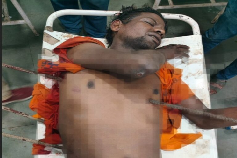 निर्माणधीन रेलवे स्टेशन में घायल हुए युवक, पेट के आरपार हुआ सरिया