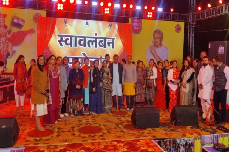 सागर में स्वदेशी मेला में उमड़ी भीड़: जयपुरी ज्वेलरी, बाम्बे के बैग व भारतीय व्यंजन आकर्षण का केंद्र बने