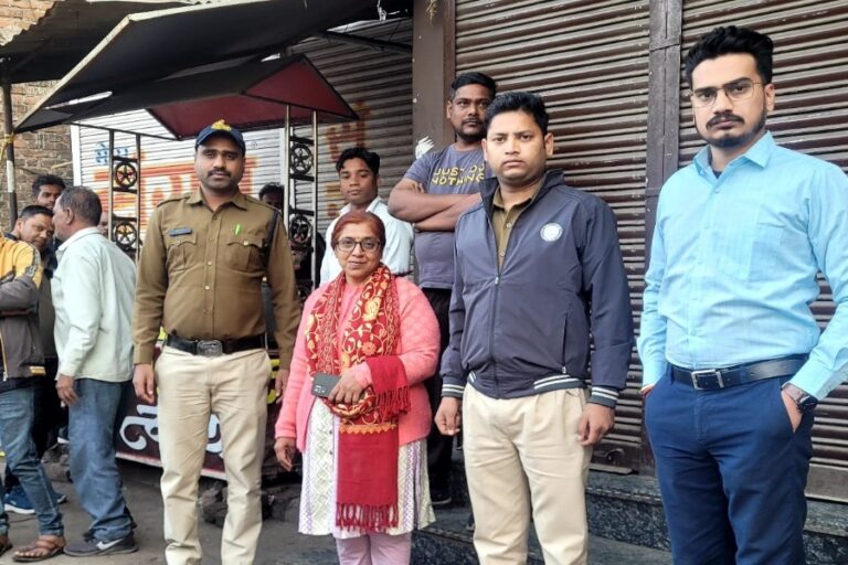 सागर में खाद्य विभाग की कार्यवाई, डेरी सील