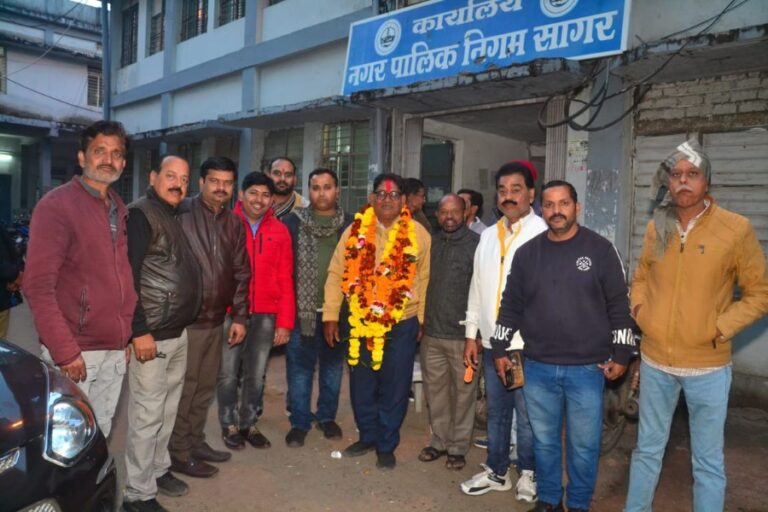 सागर नगर निगम के 7 कर्मचारी हुये सेवानिवृत, निगम सभाकक्ष में हुआ सम्मान समारोह