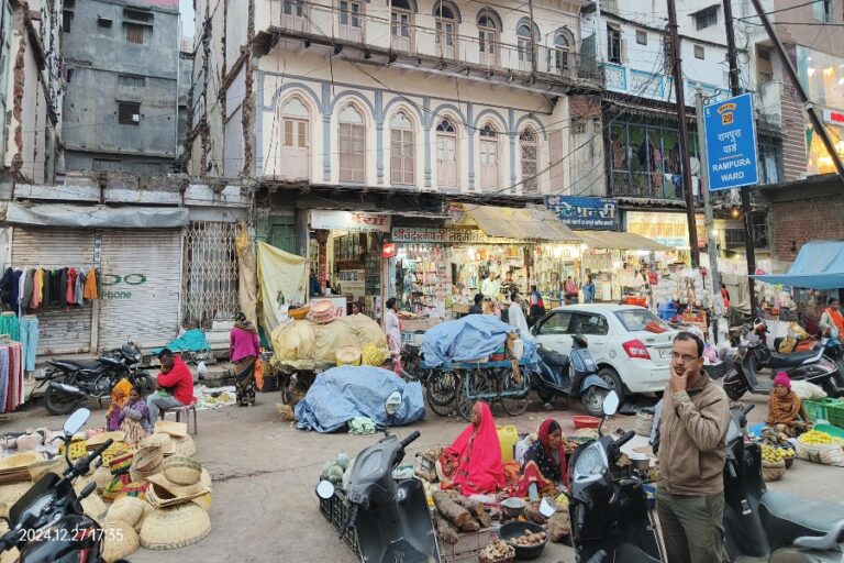 सागर के कटरा बाजार में हाथ ठेला दुकानों पर कार्यवाई, पहले ही अनेक ठेले अन्तर्ध्यान हो गए