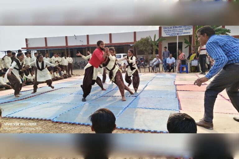 शासकीय उच्चतर माध्यमिक विद्यालय में कबड्डी खेल का आयोजन