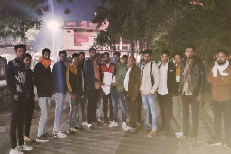 सागर में करणी सेना पहुँची थाने, कार्यवाई की माँग