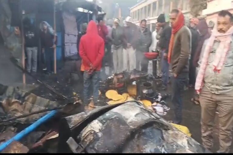 सागर में 7 दुकानों में लगी अचानक आग, दमकल पहुँची जब तक सब हुआ ख़ाक