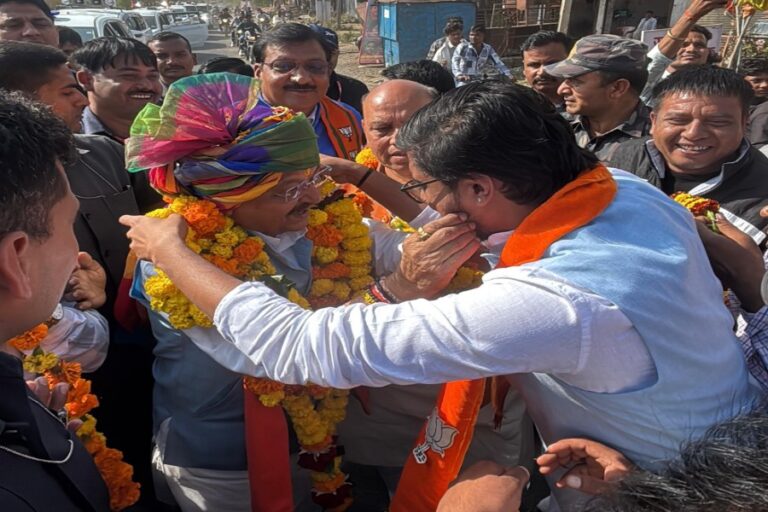 मंत्री कैलाश विजयवर्गीय का मकरोनिया पर वैदिक वानखेड़े ने किया भव्य स्वागत 