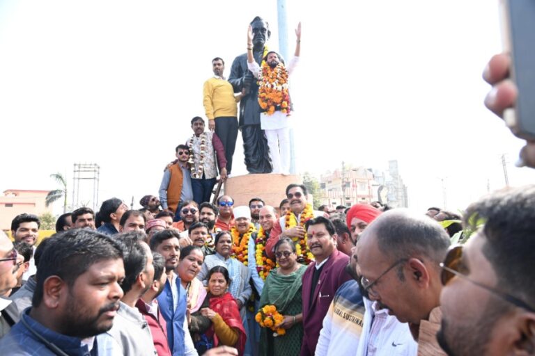 सागर में भाजपा कार्यालय पहुंचने पर नवनियुक्त जिला अध्यक्षों का हुआ भव्य स्वागत