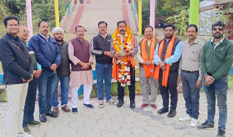 सागर में प्रदेश शिक्षक कांग्रेस के पूर्व जिलाध्यक्ष पाराशर ने राज्य कर्मचारी संघ की सदस्यता ली