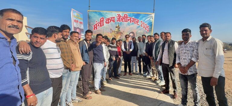 पथरिया टीम के कप्तान मोनू की शानदार पारी, एक ओवर में लगाए 5 छक्के, 52 रन से टीम जीती