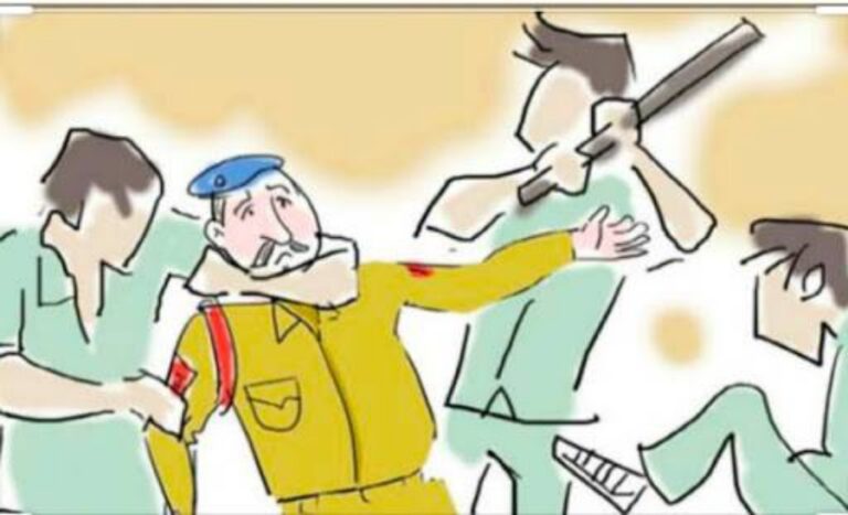 सागर में चोरी करने से रोकने पर जवानों से मारपीट, दो एसआई और दो आरक्षक घायल, होस्पिटल में भर्ती