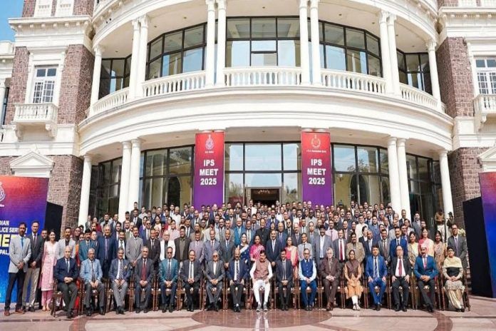 FB_IMG_1738937427510_copy_900x600