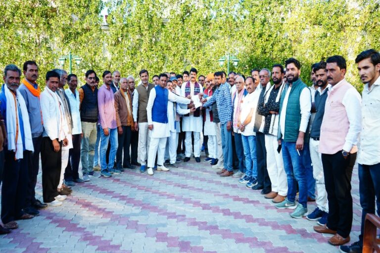 महाराणा प्रताप की प्रतिमा सार्वजनिक स्थल पर लगाने जाने की मांग, क्षत्रिय समाज ने सौंपा मंत्री गोविंद राजपूत को ज्ञापन