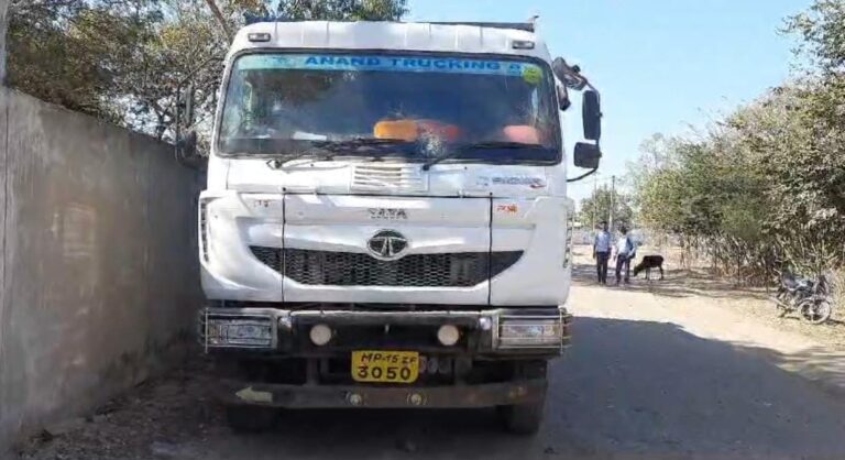 तेज रफ्तार डंपर ने मामा के घर आए भांजे को कुचला मौके पर हुई मौत