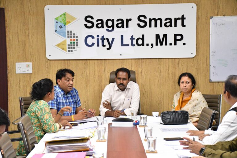 सागर में लोक परिवहन कम्पनी की इलेक्ट्रिक बसों का संचालन प्रारम्भ करने के निर्देश