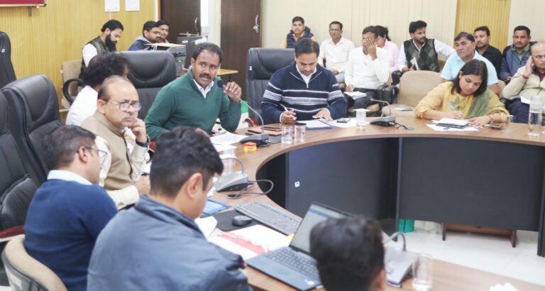 अवैध जल दोहन पर होगी सख्त कार्रवाई: कलेक्टर संदीप जी.आर.