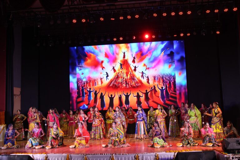 स्कूल शिक्षा विभाग की अभिनव पहल,अनुगूंज सांस्कृतिक कार्यक्रम में एक दर्जन शालाओं के 1000 छात्र छात्राओं ने लिया भाग