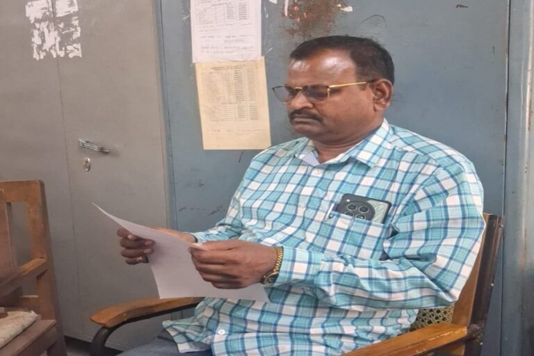 आधार कार्ड मशीन चलाने के एवज़ में हवलदार ने माँगे 5 हजार रुपये, सागर लोकायुक्त ने गिरफ्तार किया