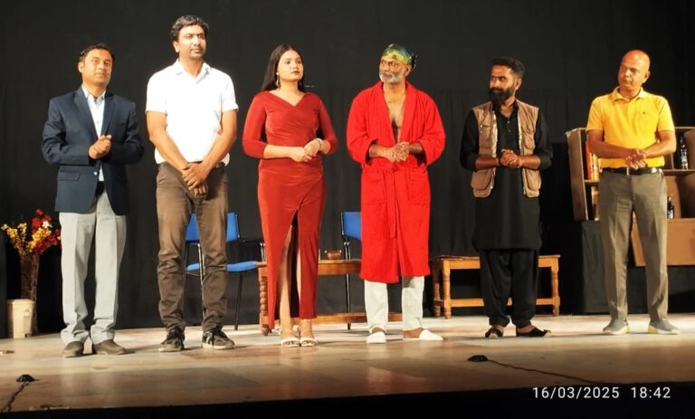 सागर में रंगसाधक थिएटर ग्रुप द्वारा नाटक ‘सन् 2025’ का मंचन हुआ
