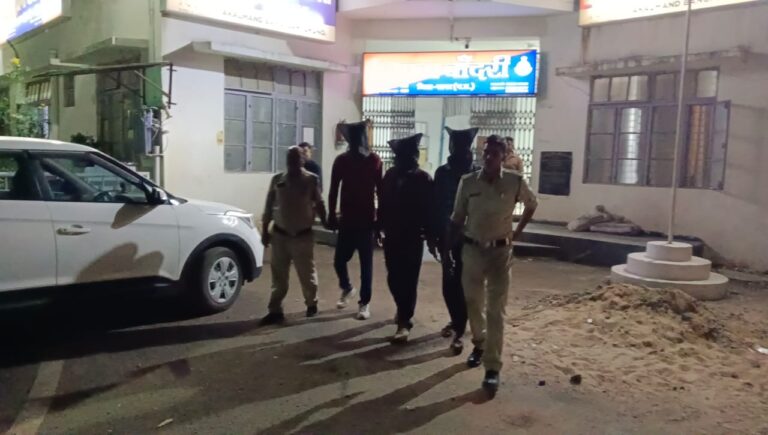 पालीथीन में लिपटी मिली लाश का खुलासा, तीन आरोपी गिरफ्तार