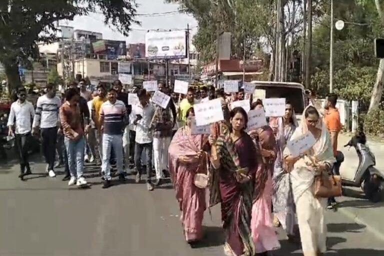 सागर में मृतक युवती को न्याय दिलाने हेतु क्षत्रिय महिला मोर्चा, करणी सेना का पैदल मार्च और ज्ञापन